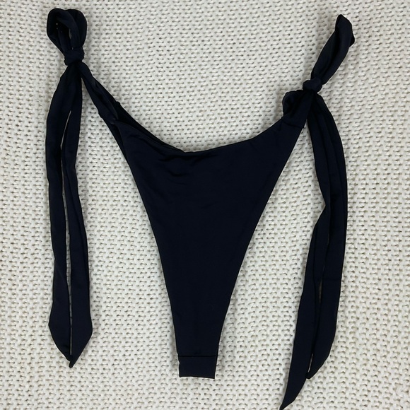 Kamari Norah Cheeky Tie Bikini Bottom, Size M, Black. - Picture 3 of 4